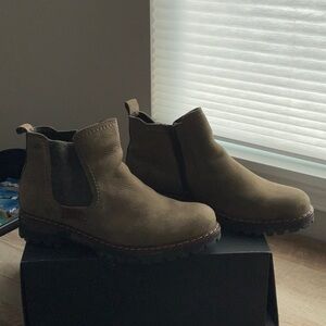 This Josef Seibel boot is a European size 42,comparable to a size 10 in U.S.